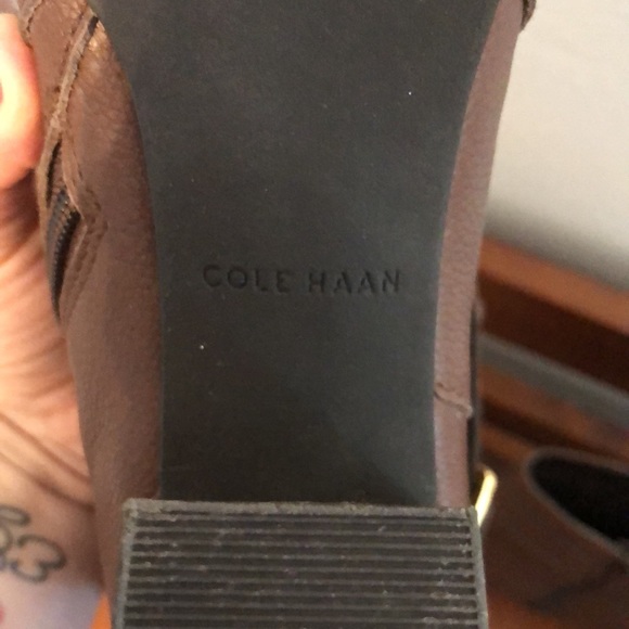 Cole Haan Signature brown ankle boots with buckle and side zip - Picture 5 of 8